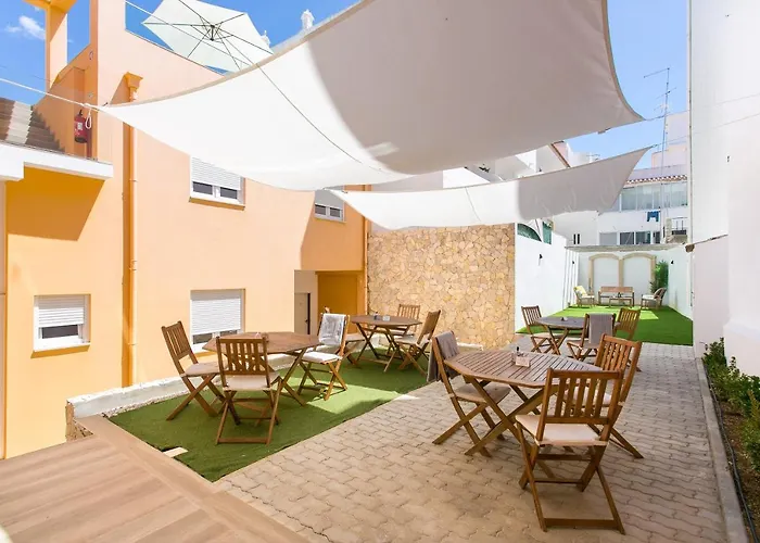 Casa Amarela Guesthouse
